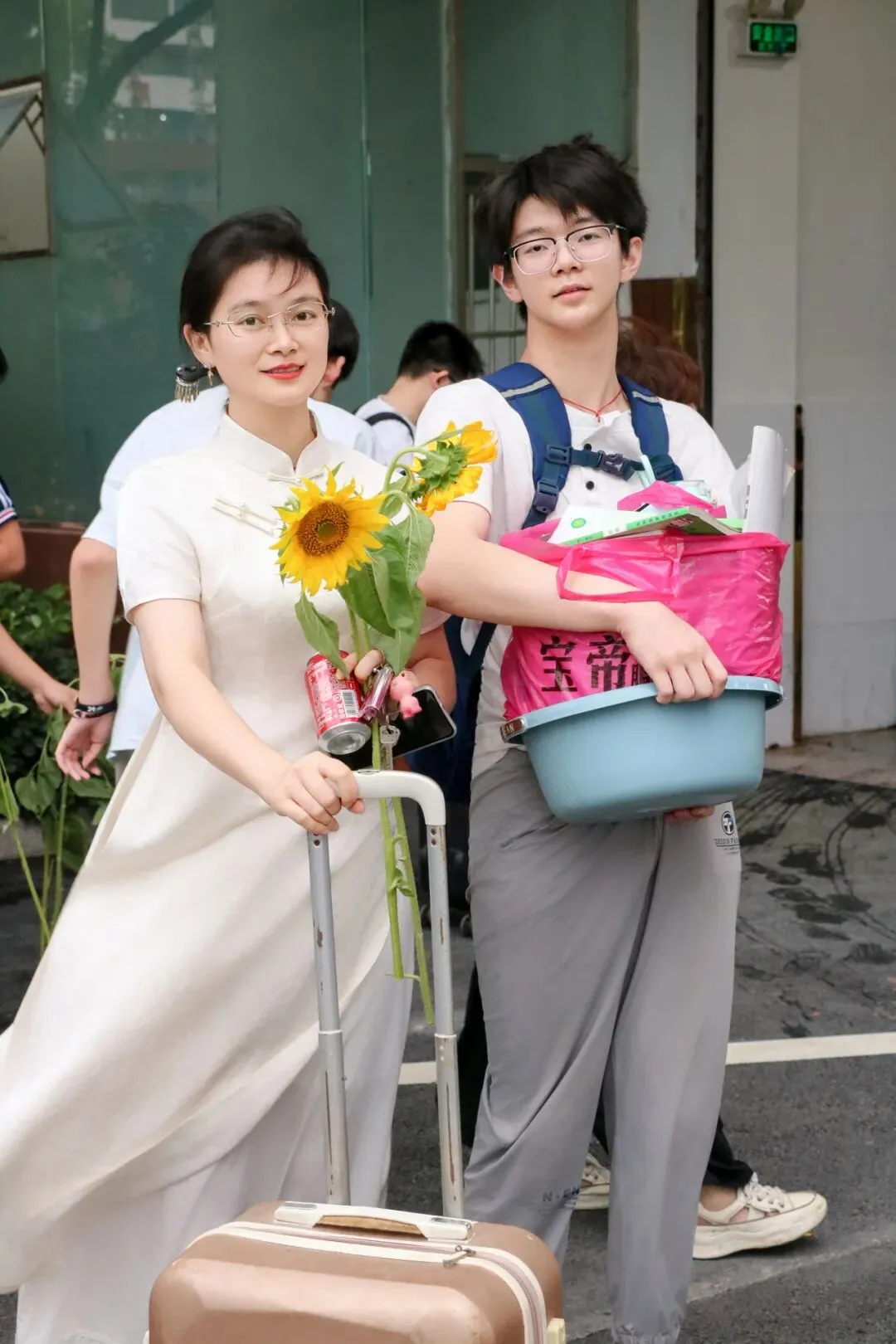 中考落幕,美好收官|清甜赴夏,为爱加冕!固始县文星学校暖心送别九年级学子-第44张图片-四季读书网 中考落幕,美好收官|清甜赴夏,为爱加冕!固始县文星学校暖心送别九年级学子-第44张图片-四季读书网