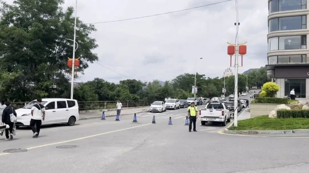 本溪县公安局交管大队全力护航中考-第3张图片-四季读书网 本溪县公安局交管大队全力护航中考-第3张图片-四季读书网