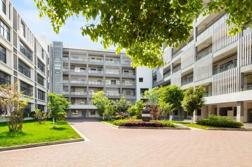 凭中考成绩择优录取!苏州新草桥中学2026高中部招生简章发布-第18张图片-四季读书网 凭中考成绩择优录取!苏州新草桥中学2026高中部招生简章发布-第18张图片-四季读书网