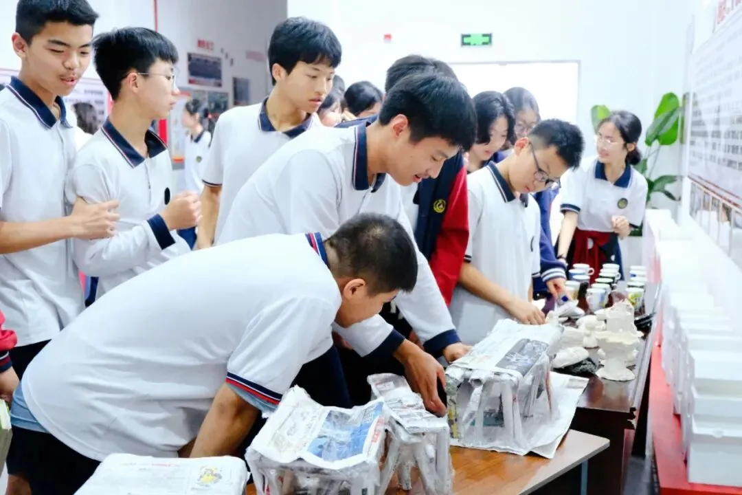 凭中考成绩择优录取!苏州新草桥中学2026高中部招生简章发布-第31张图片-四季读书网 凭中考成绩择优录取!苏州新草桥中学2026高中部招生简章发布-第31张图片-四季读书网