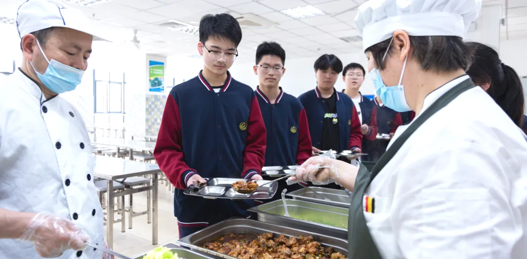 凭中考成绩择优录取!苏州新草桥中学2026高中部招生简章发布-第71张图片-四季读书网 凭中考成绩择优录取!苏州新草桥中学2026高中部招生简章发布-第71张图片-四季读书网