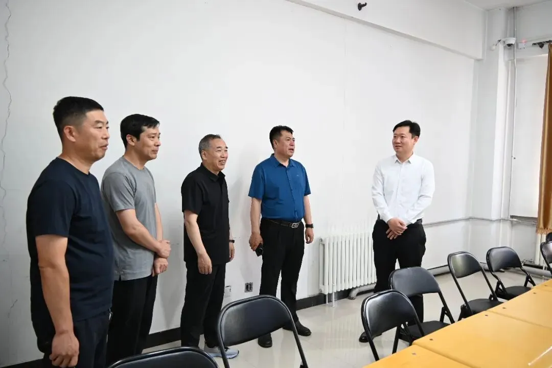 诸葛祥龙调研中考准备工作-第2张图片-四季读书网 诸葛祥龙调研中考准备工作-第2张图片-四季读书网