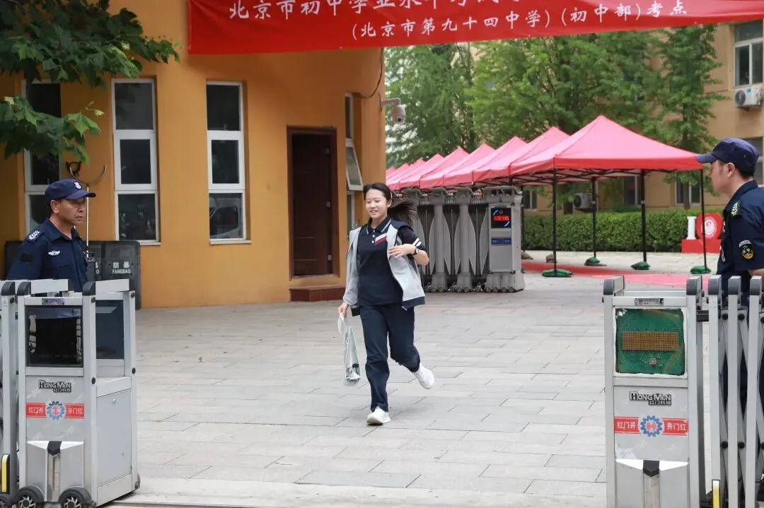 2026中考首日!望京街道以“爱与坚守”再答“护考卷”-第14张图片-四季读书网