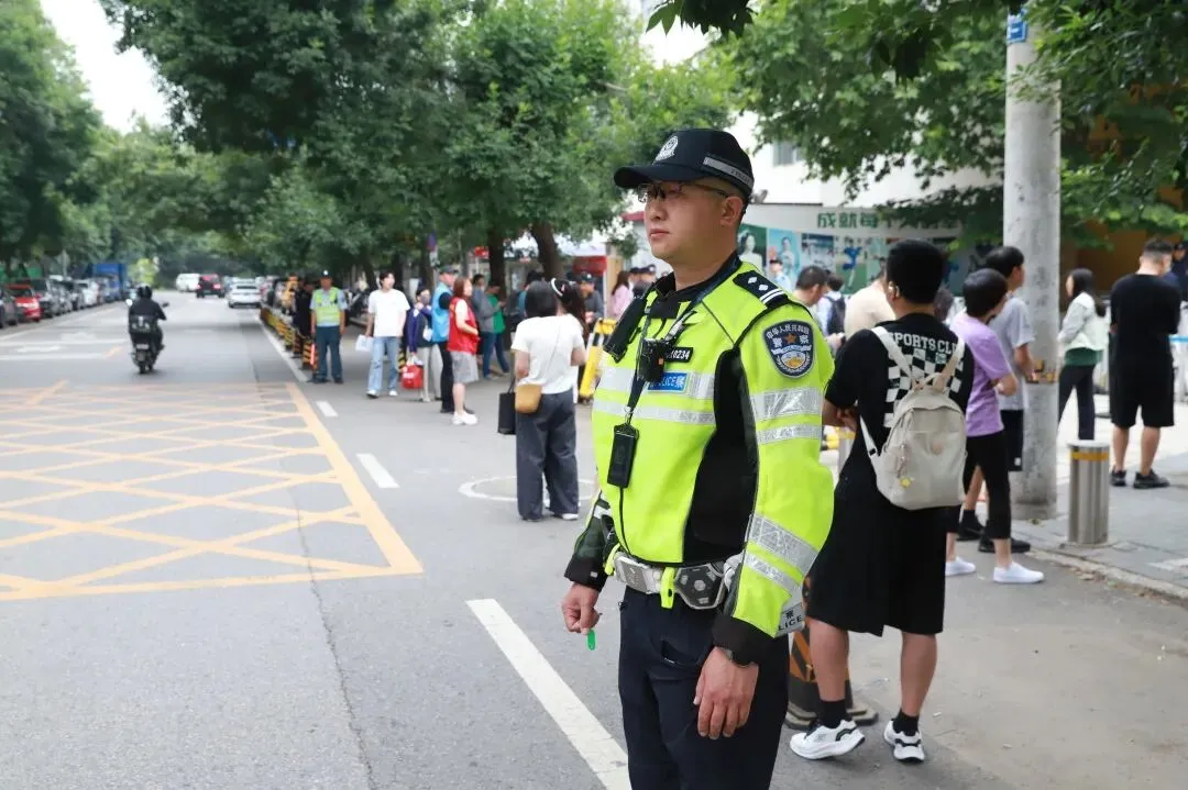 2026中考首日!望京街道以“爱与坚守”再答“护考卷”-第22张图片-四季读书网