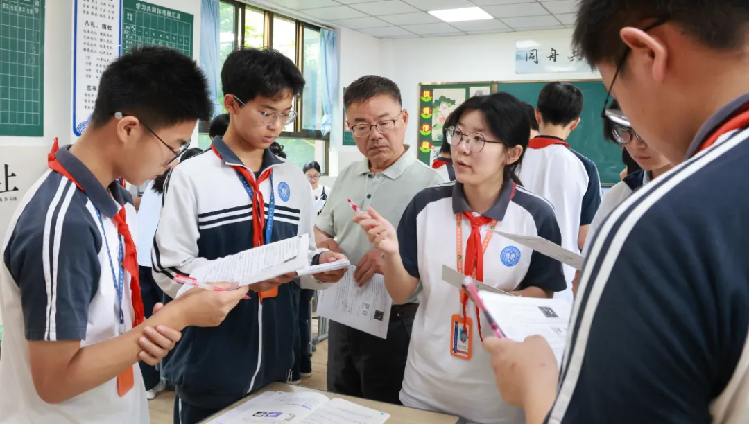 中考失利别灰心!吴江青云实验中学盛湖学校复读班,助孩子再战一年、圆梦高中-第2张图片-四季读书网 中考失利别灰心!吴江青云实验中学盛湖学校复读班,助孩子再战一年、圆梦高中-第2张图片-四季读书网