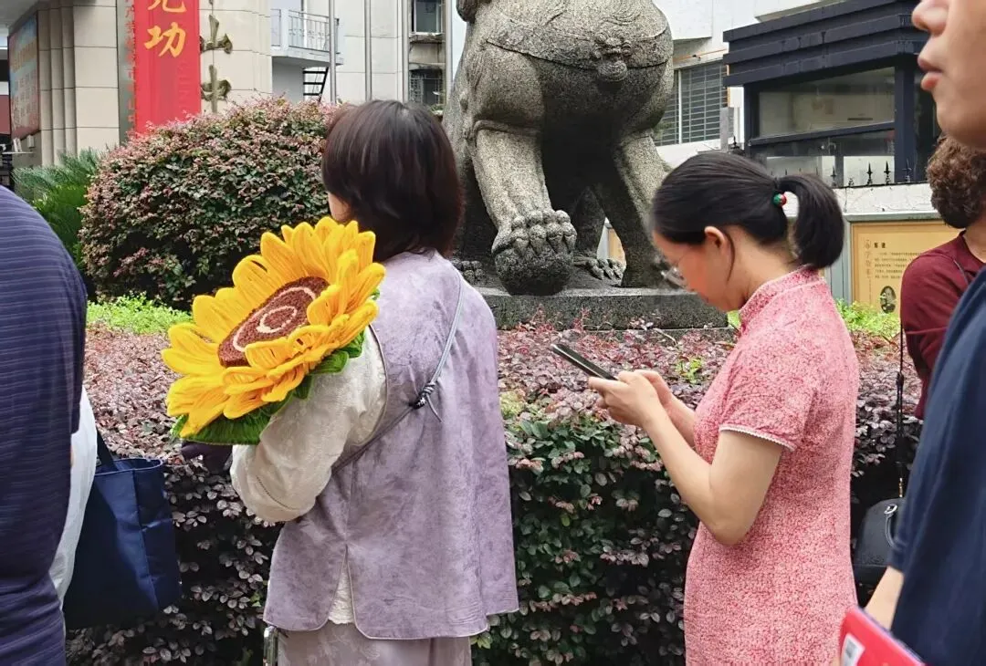中考首日,为桂林13万考生加油!直击现场→-第11张图片-四季读书网 中考首日,为桂林13万考生加油!直击现场→-第11张图片-四季读书网