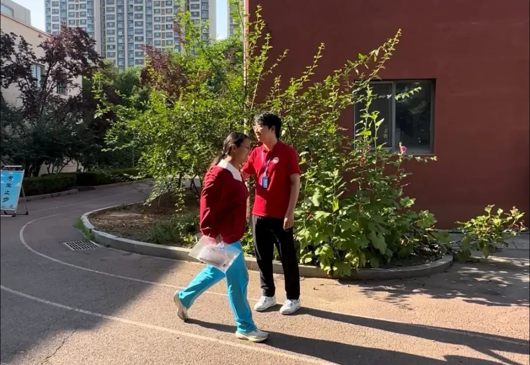 中考首日 | 2026蓝校服,出征!-第7张图片-四季读书网 中考首日 | 2026蓝校服,出征!-第7张图片-四季读书网