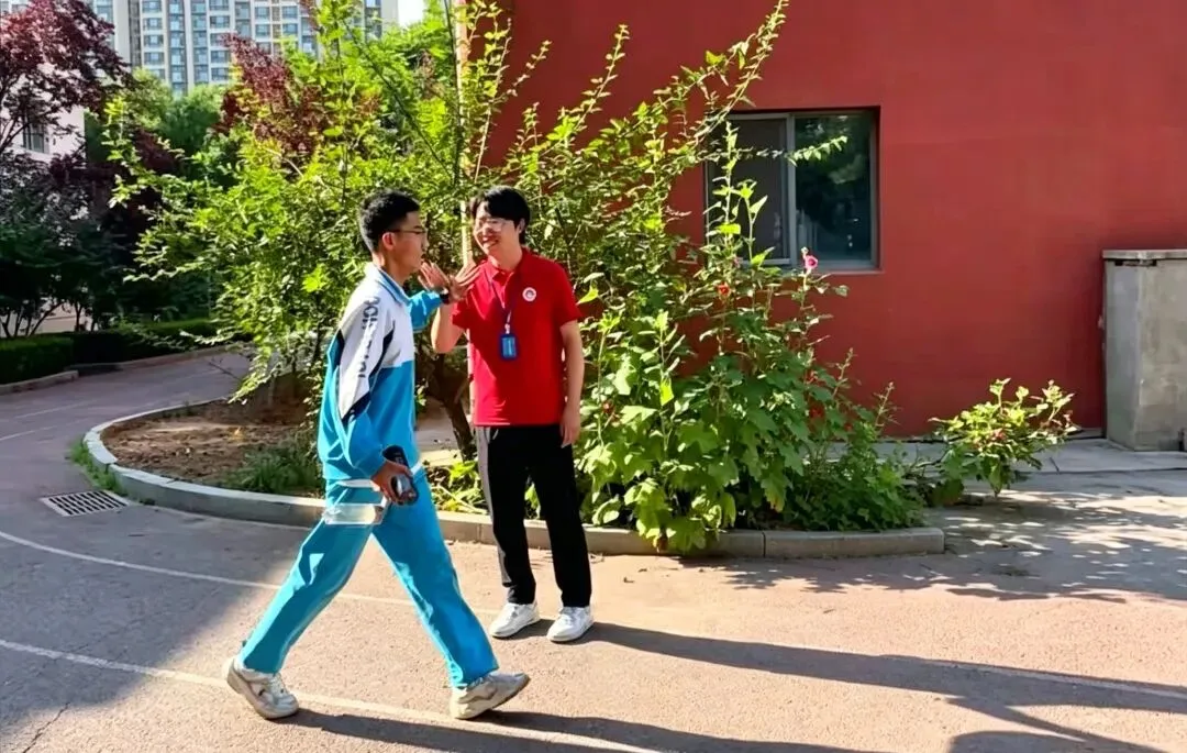 中考首日 | 2026蓝校服,出征!-第8张图片-四季读书网 中考首日 | 2026蓝校服,出征!-第8张图片-四季读书网