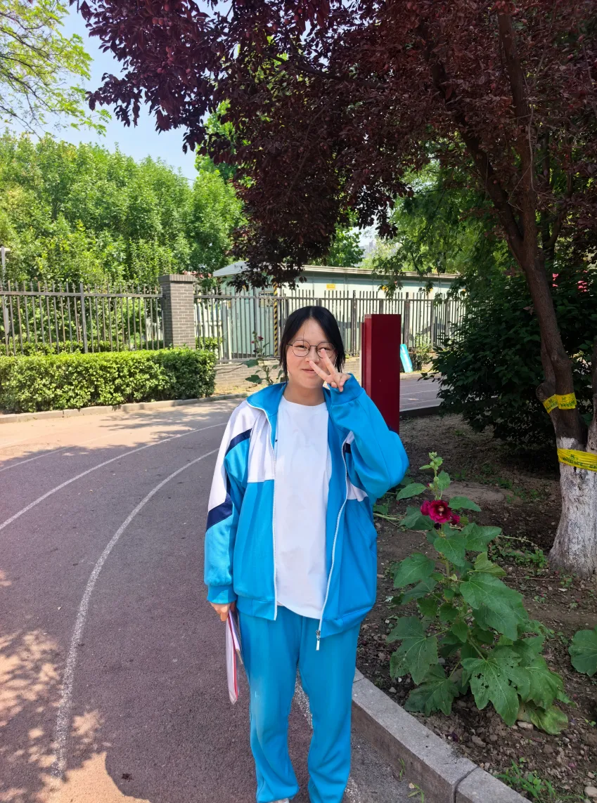 中考首日 | 2026蓝校服,出征!-第12张图片-四季读书网 中考首日 | 2026蓝校服,出征!-第12张图片-四季读书网