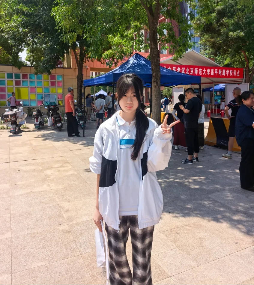 中考首日 | 2026蓝校服,出征!-第13张图片-四季读书网 中考首日 | 2026蓝校服,出征!-第13张图片-四季读书网