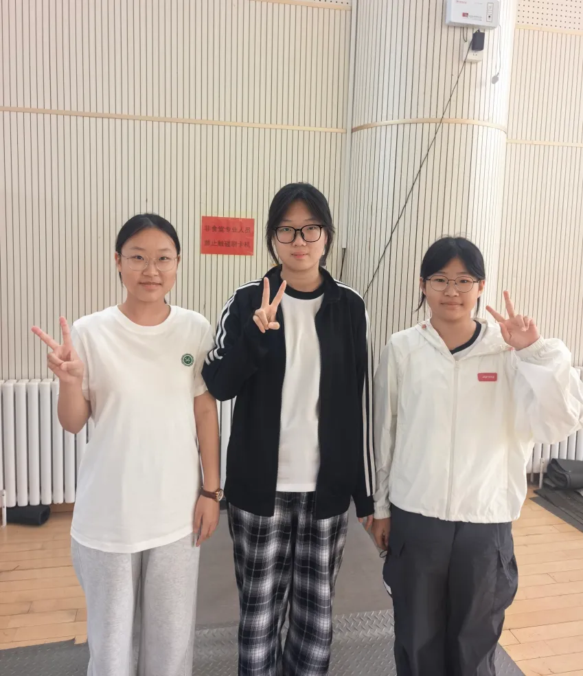 中考首日 | 2026蓝校服,出征!-第19张图片-四季读书网 中考首日 | 2026蓝校服,出征!-第19张图片-四季读书网