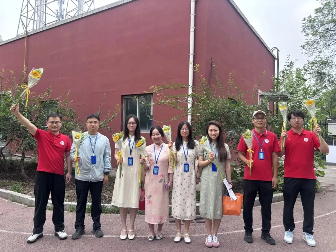 中考首日 | 2026蓝校服,出征!-第23张图片-四季读书网 中考首日 | 2026蓝校服,出征!-第23张图片-四季读书网
