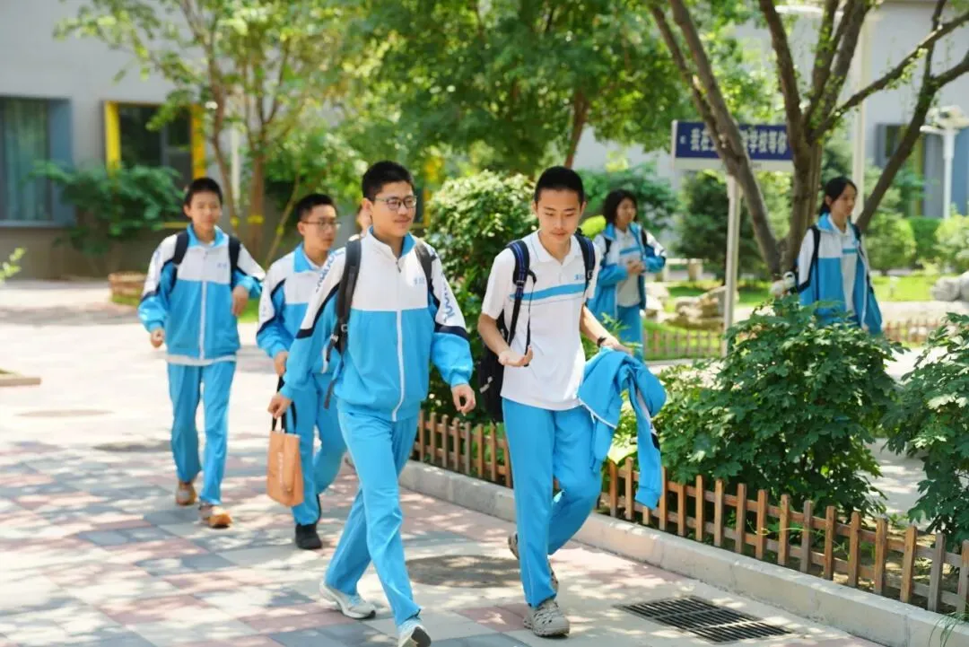 中考首日,少年只管向前冲!!!-第3张图片-四季读书网