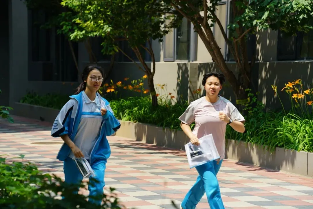 中考首日,少年只管向前冲!!!-第8张图片-四季读书网