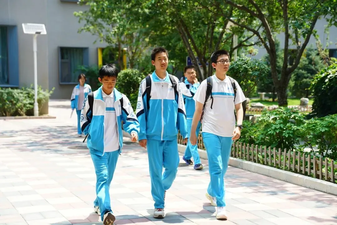 中考首日,少年只管向前冲!!!-第15张图片-四季读书网