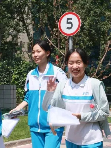 中考首日,少年只管向前冲!!!-第16张图片-四季读书网