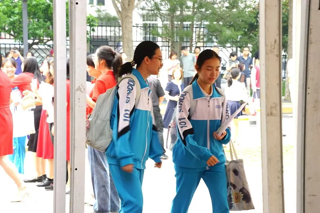 中考首日,少年只管向前冲!!!-第33张图片-四季读书网