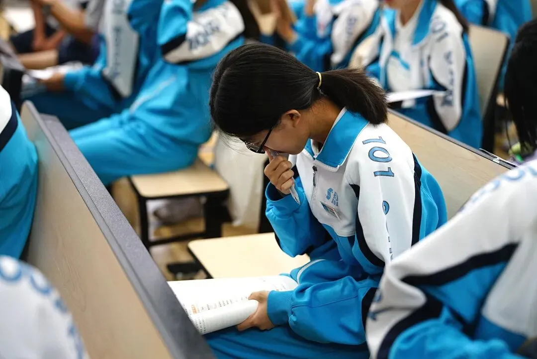 中考首日,少年只管向前冲!!!-第47张图片-四季读书网