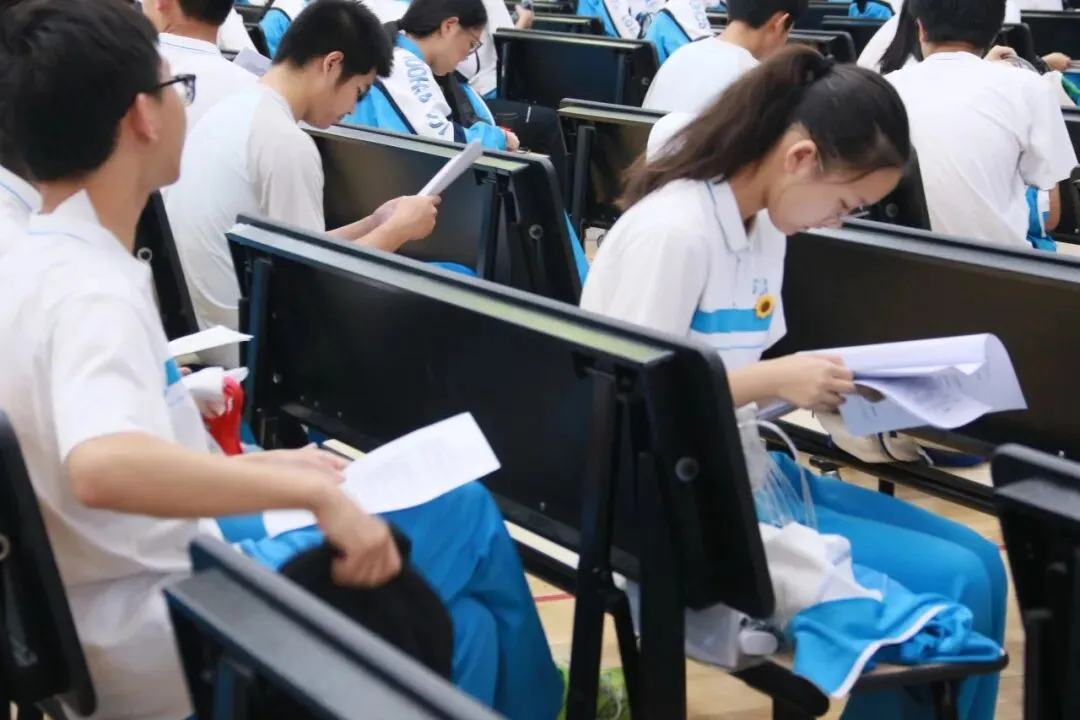 中考首日,少年只管向前冲!!!-第56张图片-四季读书网