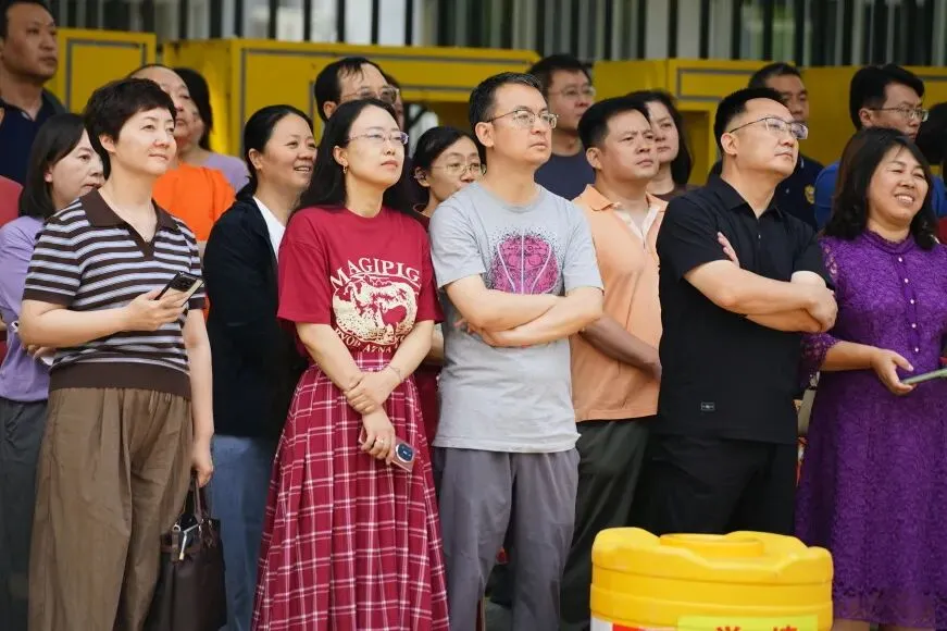中考首日,少年只管向前冲!!!-第61张图片-四季读书网