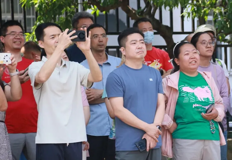 中考首日,少年只管向前冲!!!-第63张图片-四季读书网