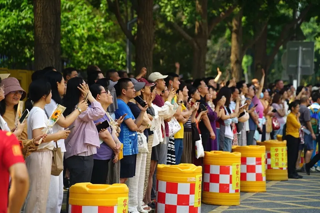 中考首日,少年只管向前冲!!!-第65张图片-四季读书网