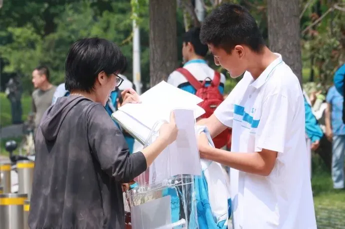 中考首日,少年只管向前冲!!!-第67张图片-四季读书网