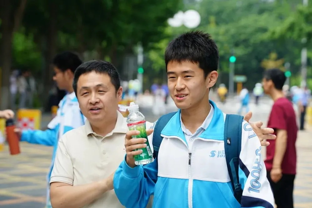 中考首日,少年只管向前冲!!!-第72张图片-四季读书网