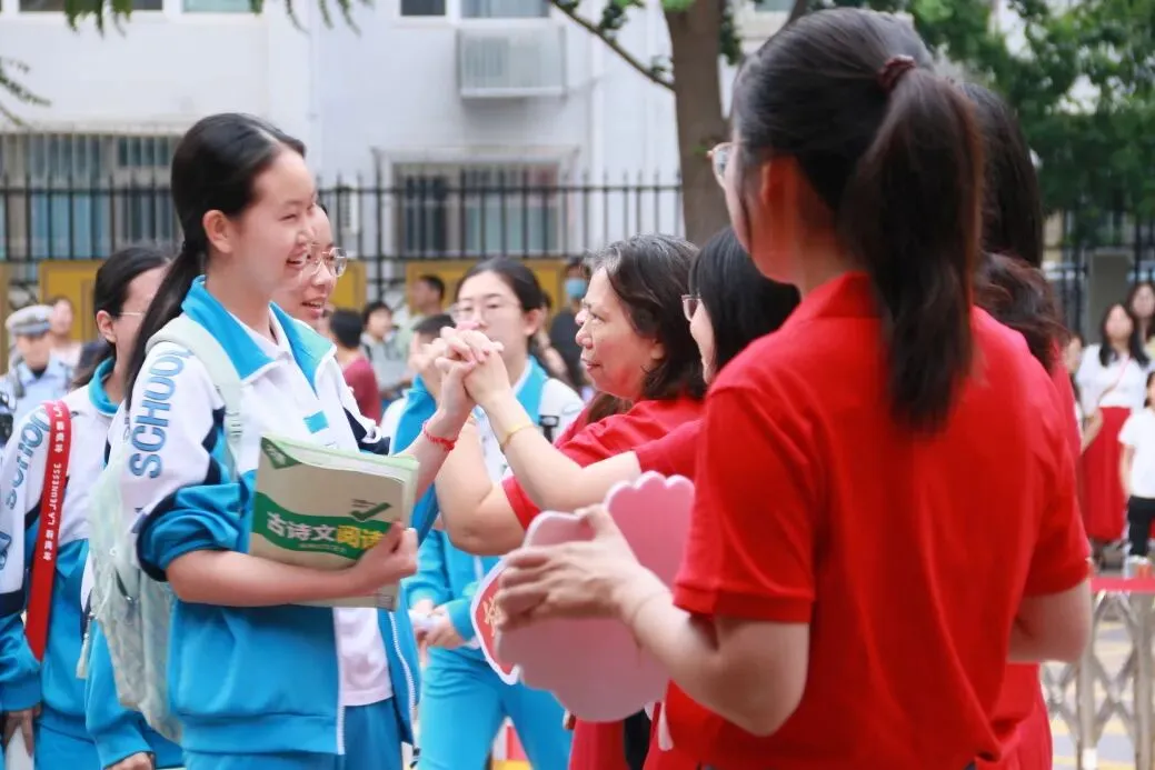 中考首日,少年只管向前冲!!!-第81张图片-四季读书网