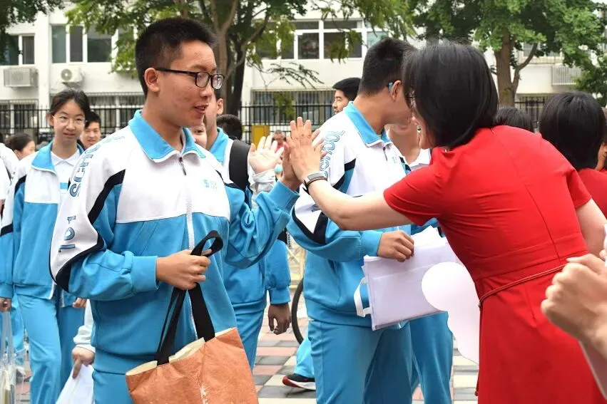 中考首日,少年只管向前冲!!!-第88张图片-四季读书网