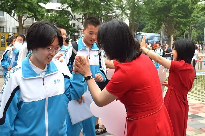 中考首日,少年只管向前冲!!!-第92张图片-四季读书网
