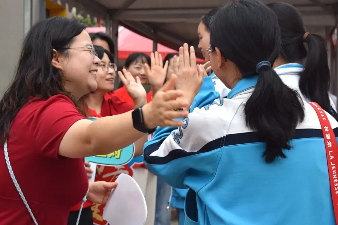 中考首日,少年只管向前冲!!!-第98张图片-四季读书网