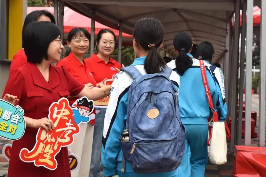 中考首日,少年只管向前冲!!!-第99张图片-四季读书网