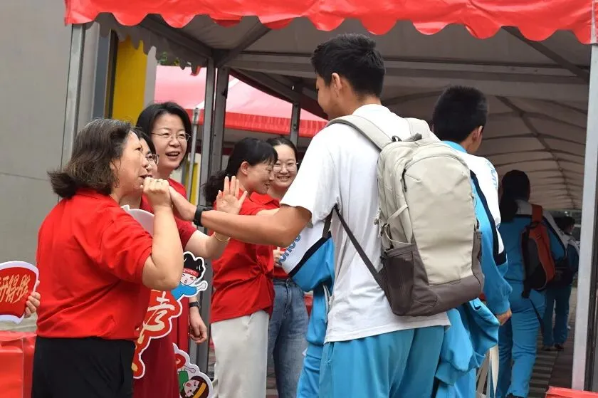 中考首日,少年只管向前冲!!!-第102张图片-四季读书网