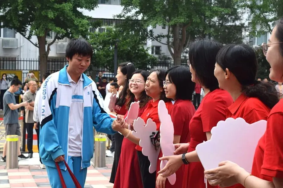 中考首日,少年只管向前冲!!!-第107张图片-四季读书网