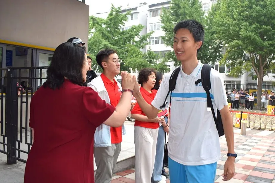 中考首日,少年只管向前冲!!!-第109张图片-四季读书网