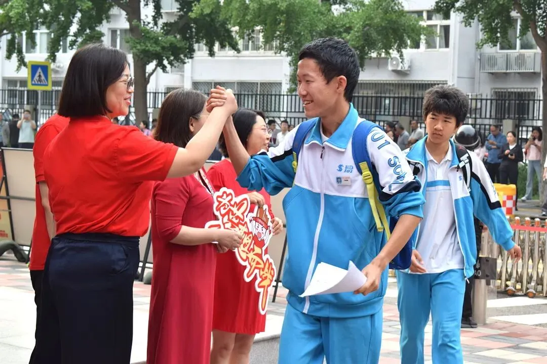 中考首日,少年只管向前冲!!!-第113张图片-四季读书网