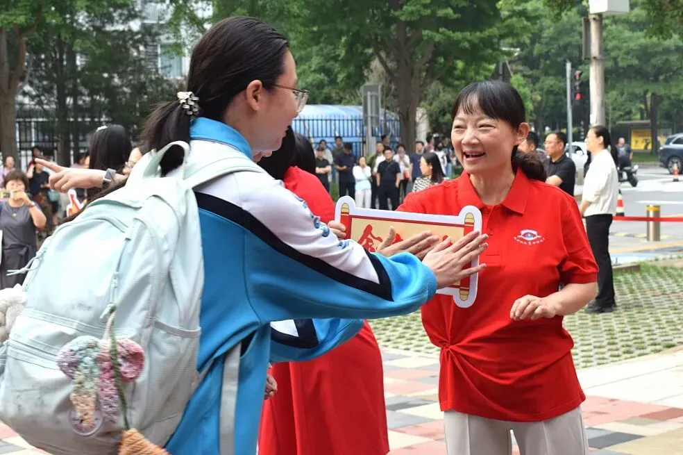 中考首日,少年只管向前冲!!!-第115张图片-四季读书网