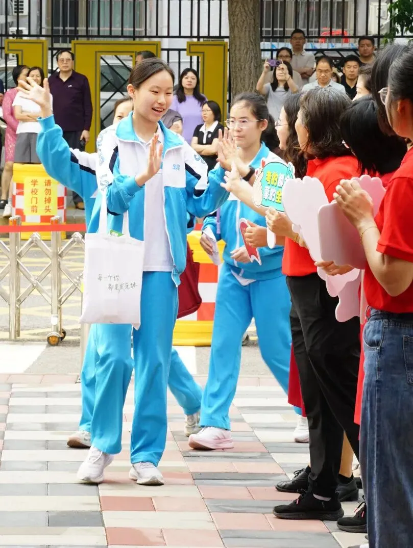 中考首日,少年只管向前冲!!!-第122张图片-四季读书网