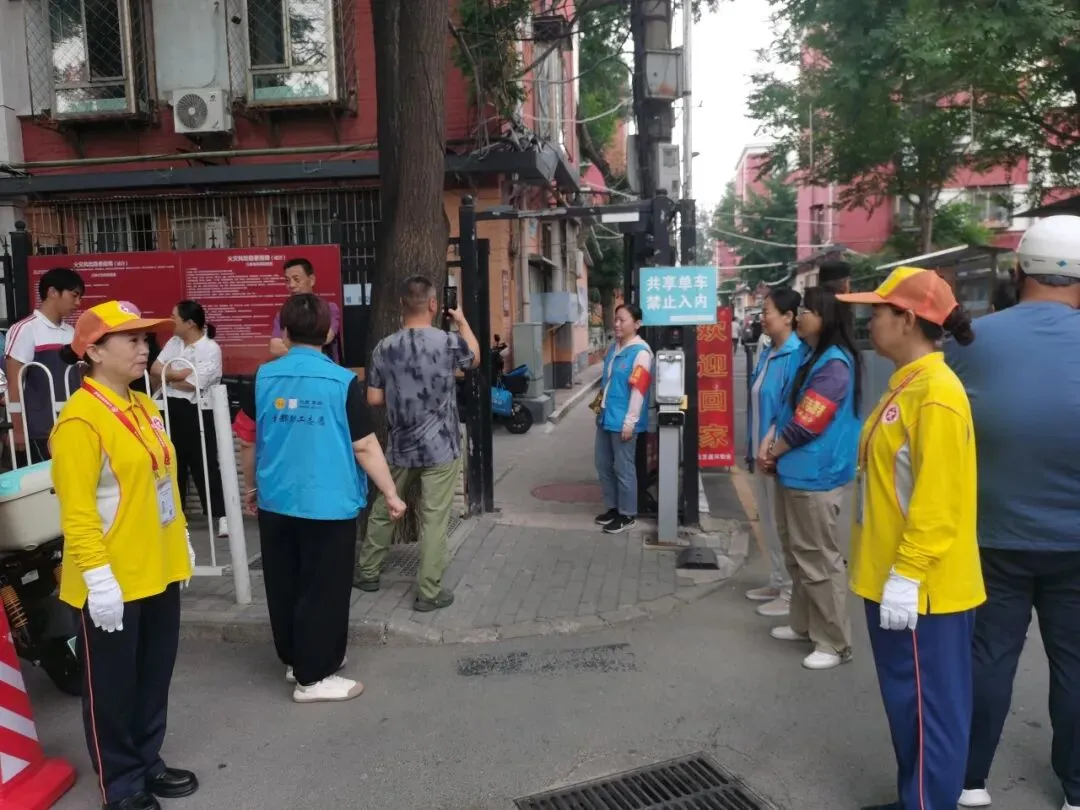 中考首日,考场内你们全力以赴,考场外我们全力护“航”!-第6张图片-四季读书网 中考首日,考场内你们全力以赴,考场外我们全力护“航”!-第6张图片-四季读书网