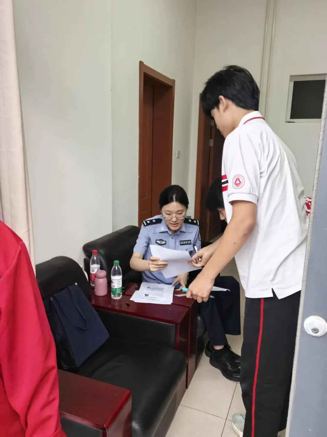 藏蓝护航中考,大兴公安暖心相伴-第21张图片-四季读书网 藏蓝护航中考,大兴公安暖心相伴-第21张图片-四季读书网