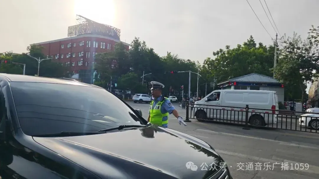 【护航中考】执笔逐光,助梦远航!伊宁交管全力护航2026年中考!-第11张图片-四季读书网