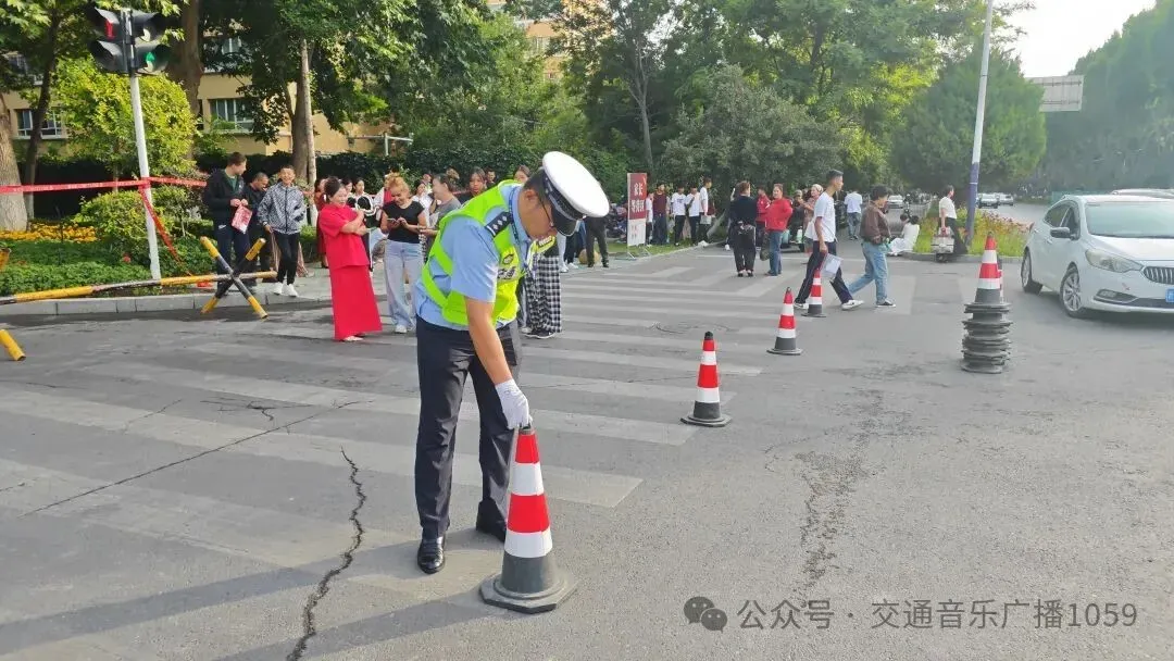 【护航中考】执笔逐光,助梦远航!伊宁交管全力护航2026年中考!-第14张图片-四季读书网