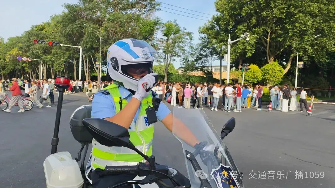 【护航中考】执笔逐光,助梦远航!伊宁交管全力护航2026年中考!-第18张图片-四季读书网