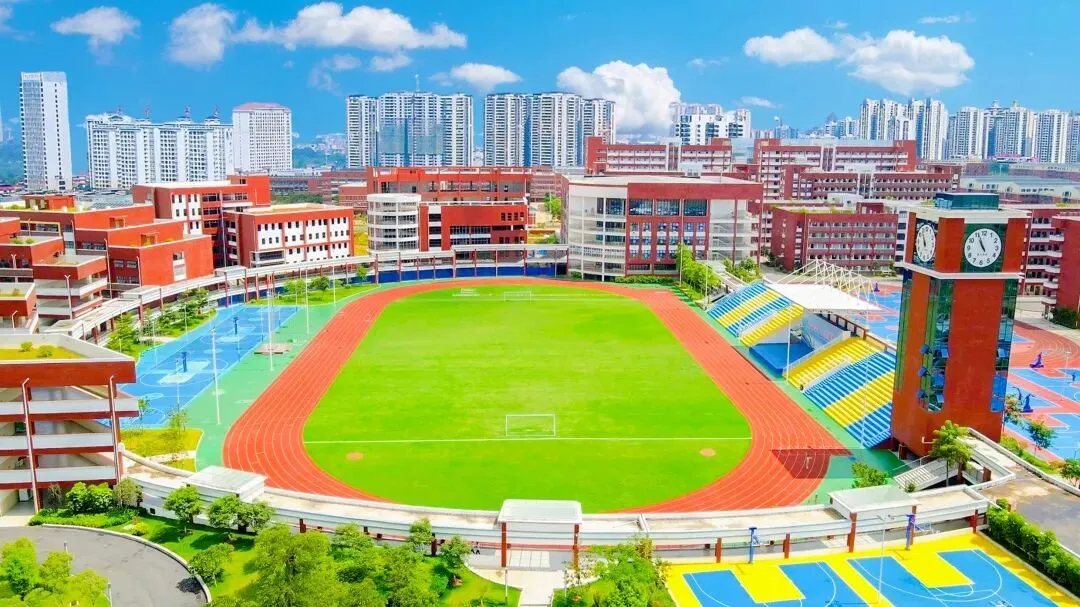 圆梦中考,大家育才未来学校请全南宁市中考考生免费喝品牌奶茶-第5张图片-四季读书网