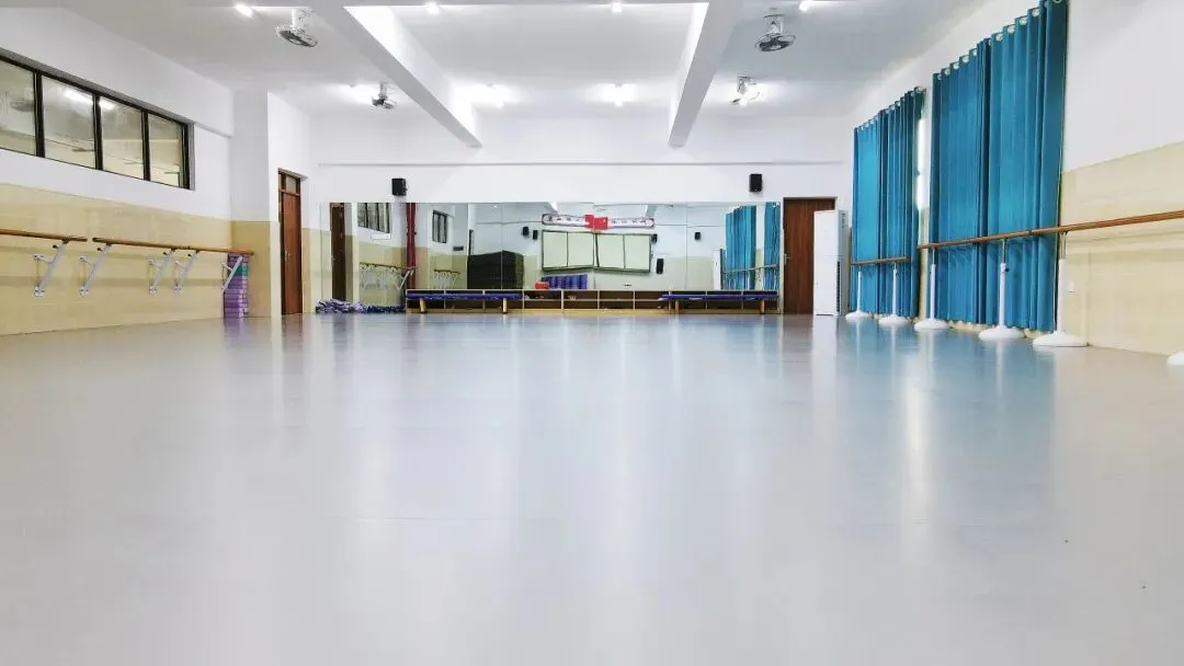 圆梦中考,大家育才未来学校请全南宁市中考考生免费喝品牌奶茶-第10张图片-四季读书网