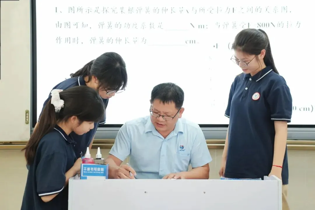 圆梦中考,大家育才未来学校请全南宁市中考考生免费喝品牌奶茶-第26张图片-四季读书网