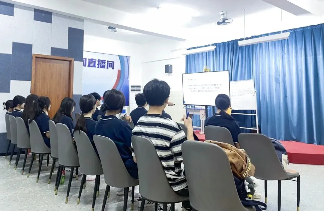 圆梦中考,大家育才未来学校请全南宁市中考考生免费喝品牌奶茶-第38张图片-四季读书网