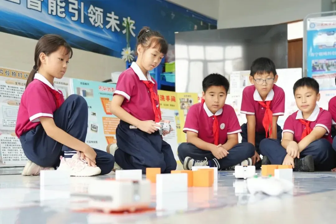 圆梦中考,大家育才未来学校请全南宁市中考考生免费喝品牌奶茶-第39张图片-四季读书网