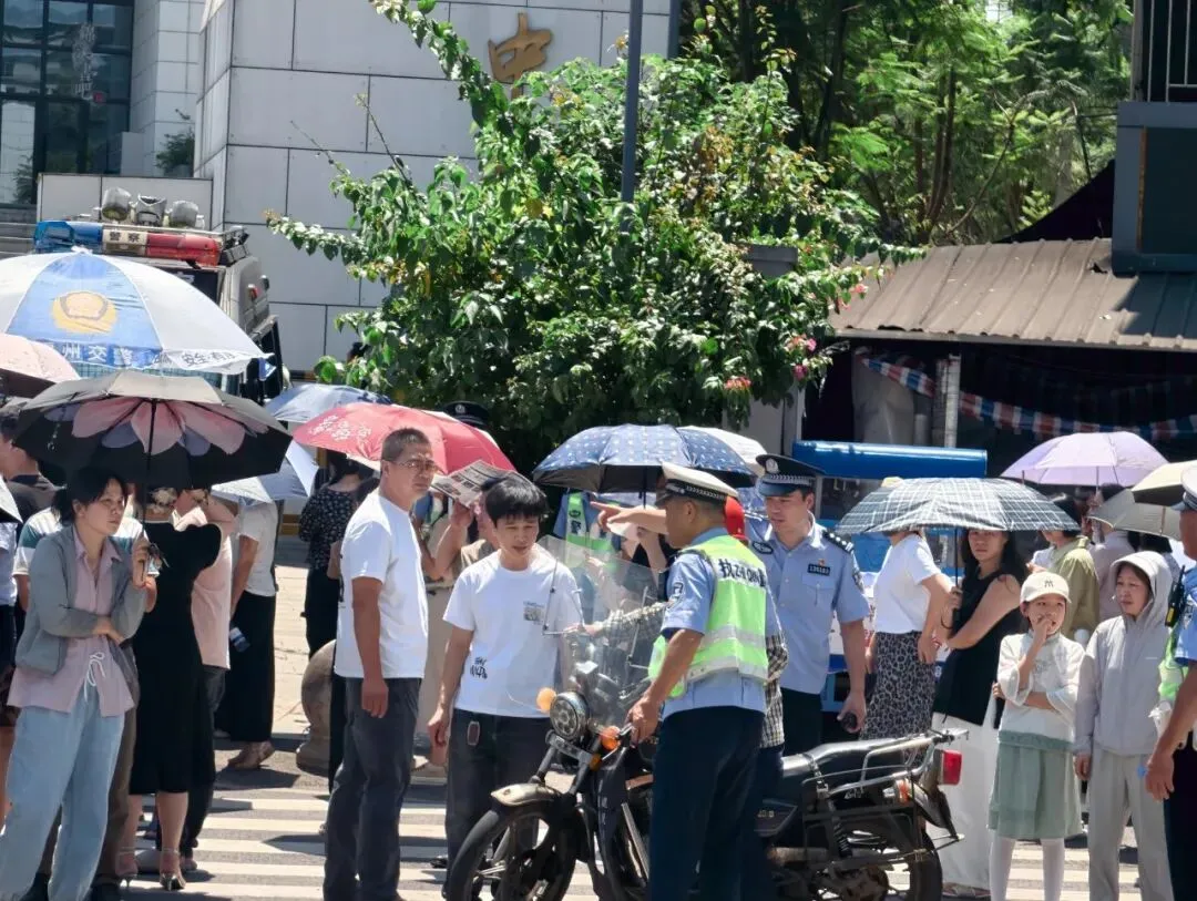 护航中考|上街(高新区)公安守护少年逐梦路-第8张图片-四季读书网